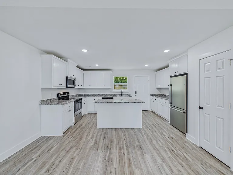 125 Coal Mountain Rd — Photo 2