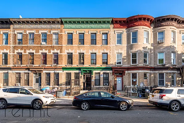 Rented by Rennit Inc. | media 21