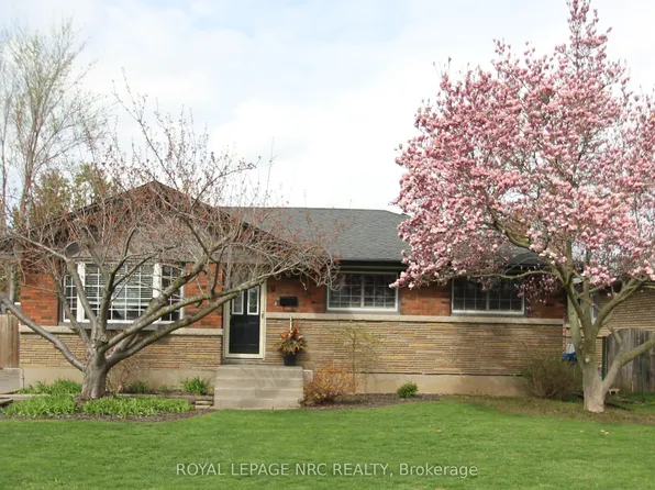9 Greenhill Dr, Thorold, ON L2V 1W4