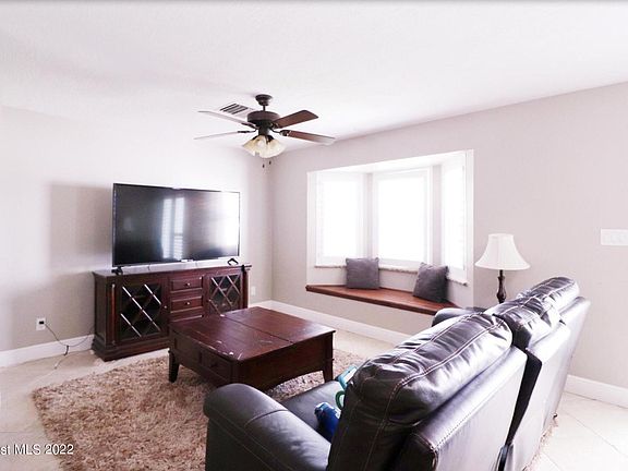 3rd image of 1465 Bay Shore Dr