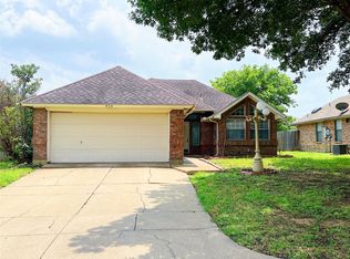 920 Gwinnett Cir, Arlington, TX 76017