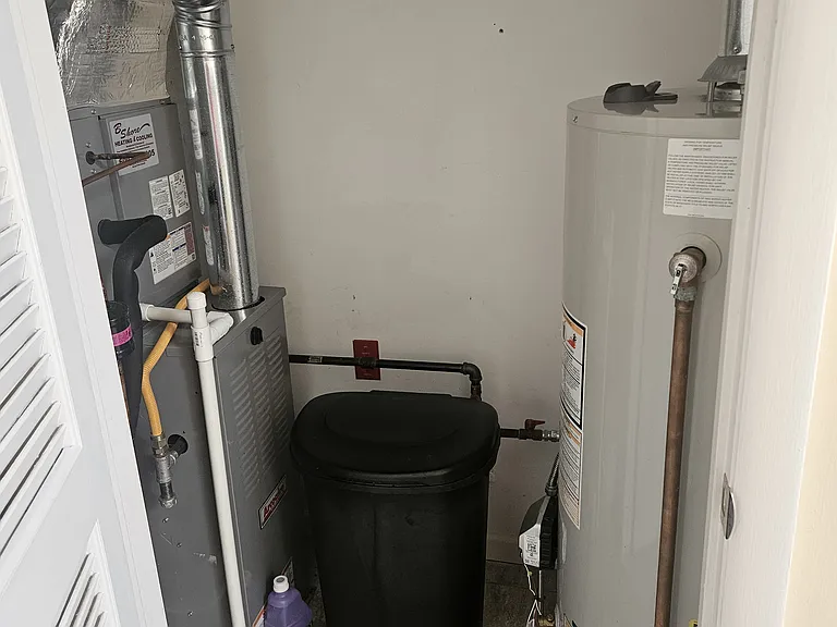 464 London Ct #464 — Photo 9