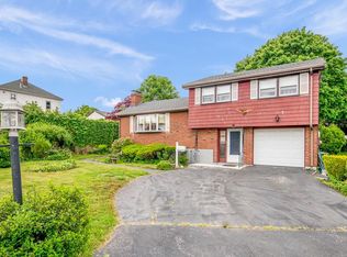 16 Bennett Rd, Watertown, MA 02472