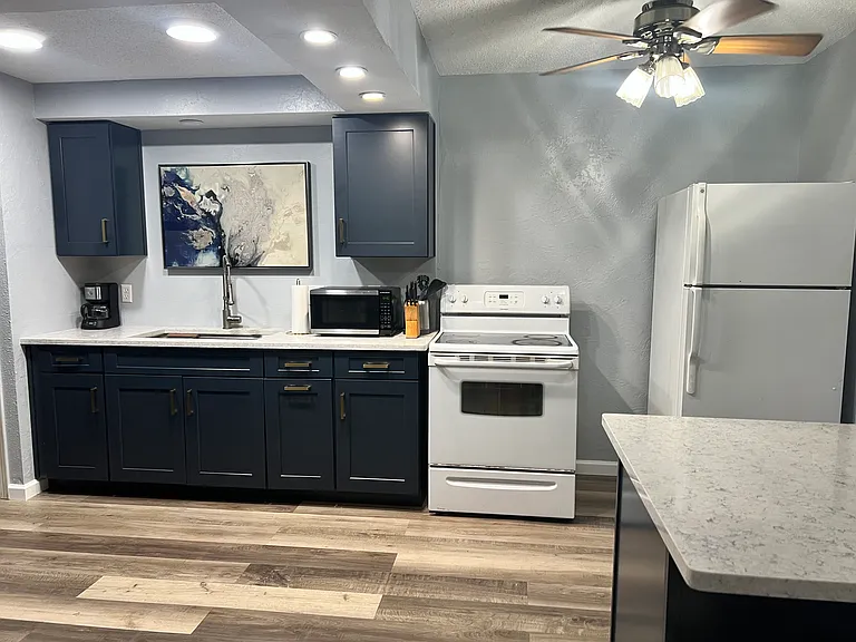 11120 Stratford Dr #211 — Photo 16