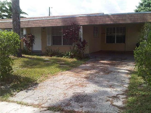 2nd image of 1330 NE 211th Ter