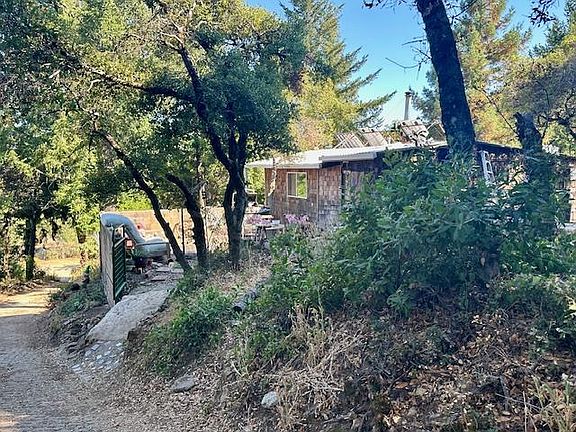 5th image of 105 Silverline Rd