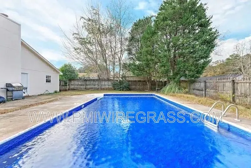 3 bed, 2.0 bath, 1563 sqft, $1,900 — Photo 4