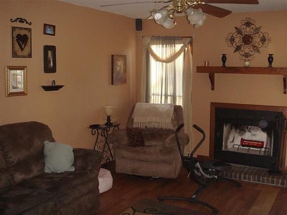 5th image of 3328 Chantilly Ln