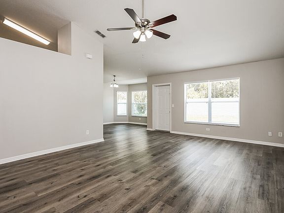 4th image of 3606 Doe Run Dr