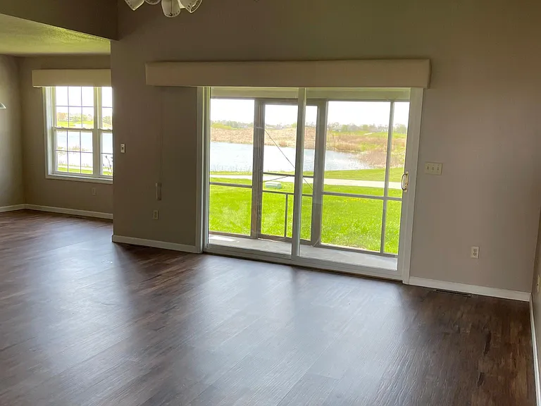 2302 N Prairie St — Photo 1