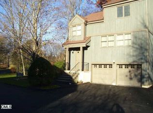 86 Heatherwood Dr, Brookfield, CT 06804