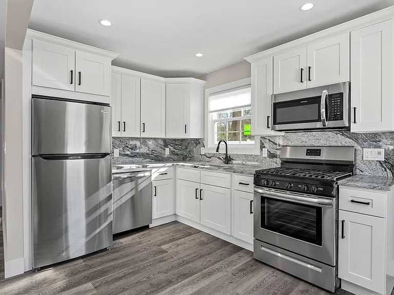 25 Lorraine Ct #1 — Photo 5