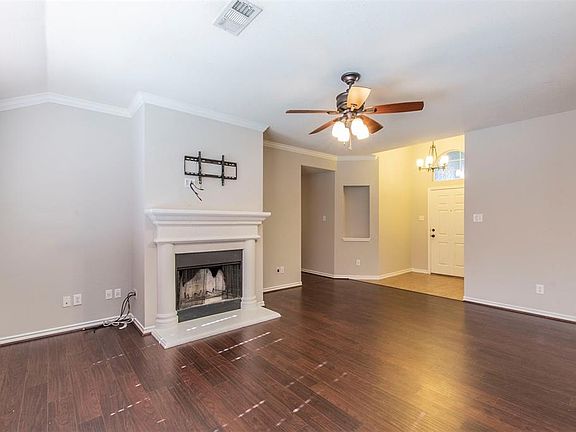 5th image of 2716 Clubhouse Dr