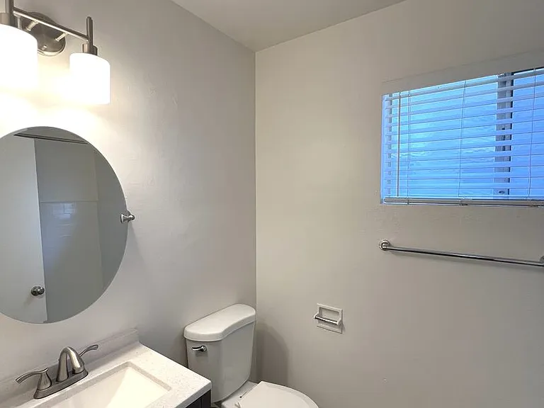 1408 G St — Photo 15