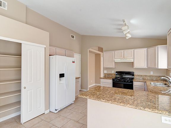 2nd image of 844 Rainbow Rock St