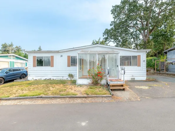 158 Cooper Rd #18, New Songhees 1a, BC V9A 7B3