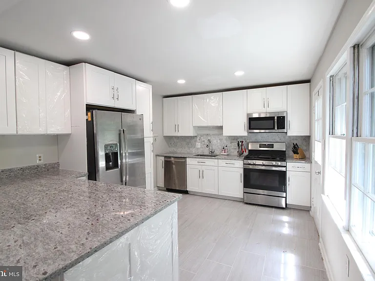 4918 Althea Dr — Photo 3
