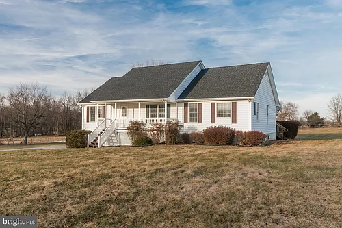 68 Grace Ave Photo 1