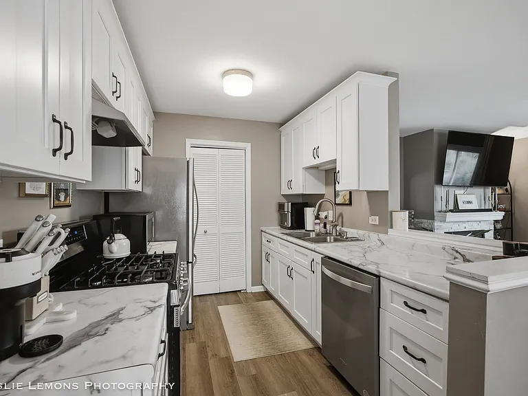 446 Valley Dr #201 — Photo 8