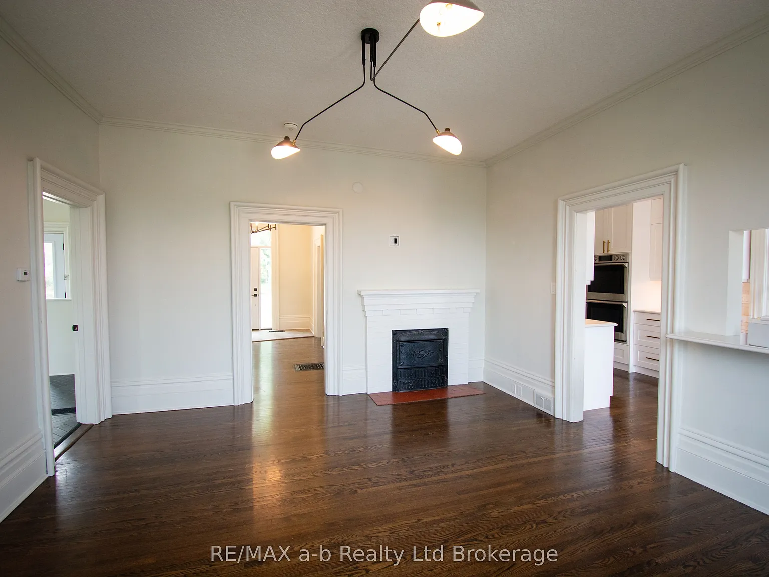 5 bed, $1,200 — Photo 4