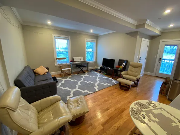 185 River St #3, Cambridge, MA 02139