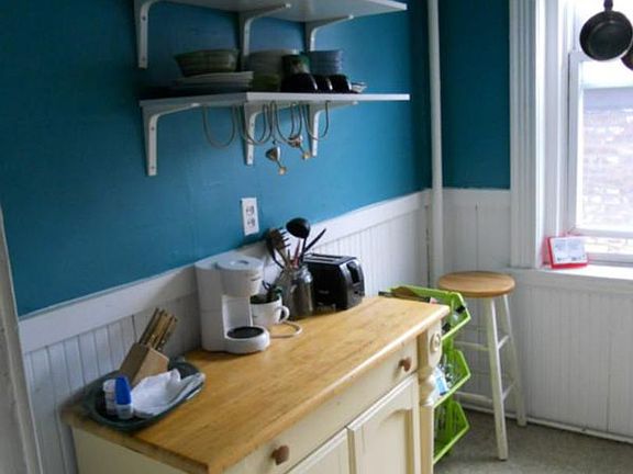 2nd image of 922 Beacon St APT 23