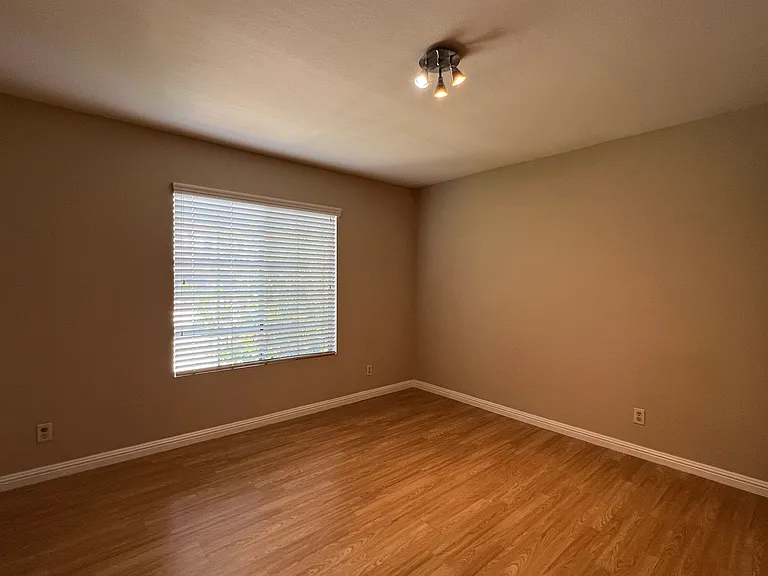 154 N Meridith Ave #9 — Photo 19