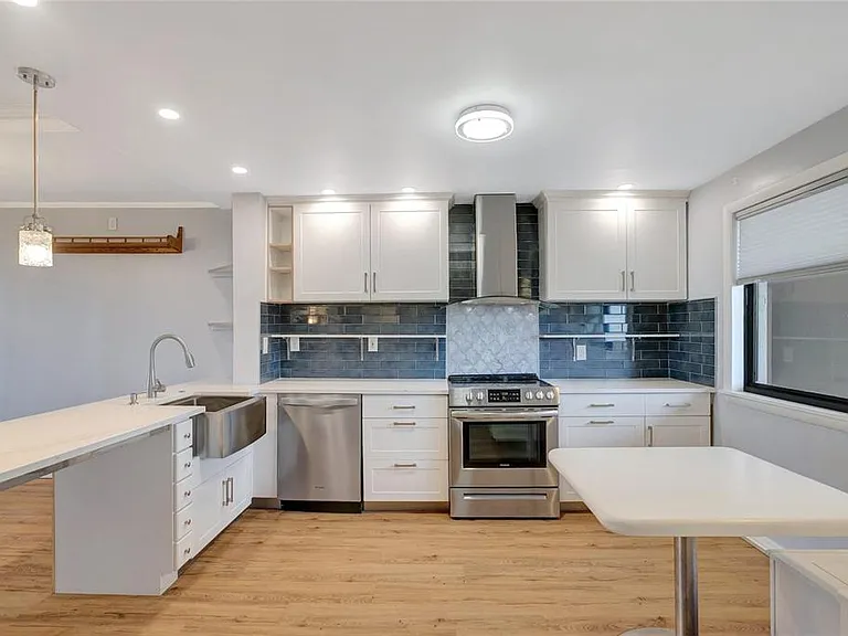 1581 Gulf Blvd #302N — Photo 4