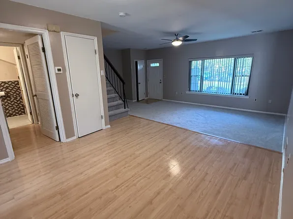 21 Aspen Dr, North Brunswick, NJ 08902