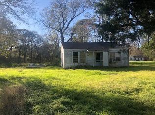 515 Live Oak Dr, Jones Creek, TX 77541