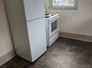 315 1/2 N Robert St, Ludington, MI 49431