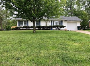 1207 Cote Sans Dessein Rd, Fulton, MO 65251