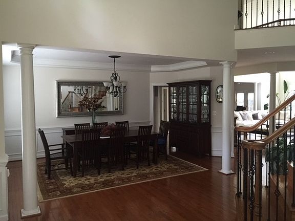 4th image of 281 McPherson Dr