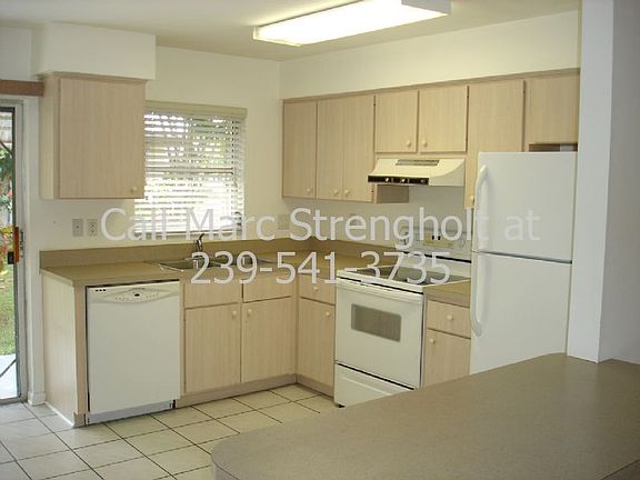 4th image of 918 SE 24th Ave APT B