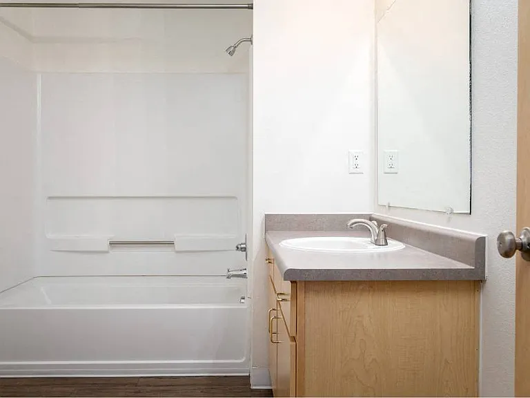 Quail Run Apartments — Photo 45
