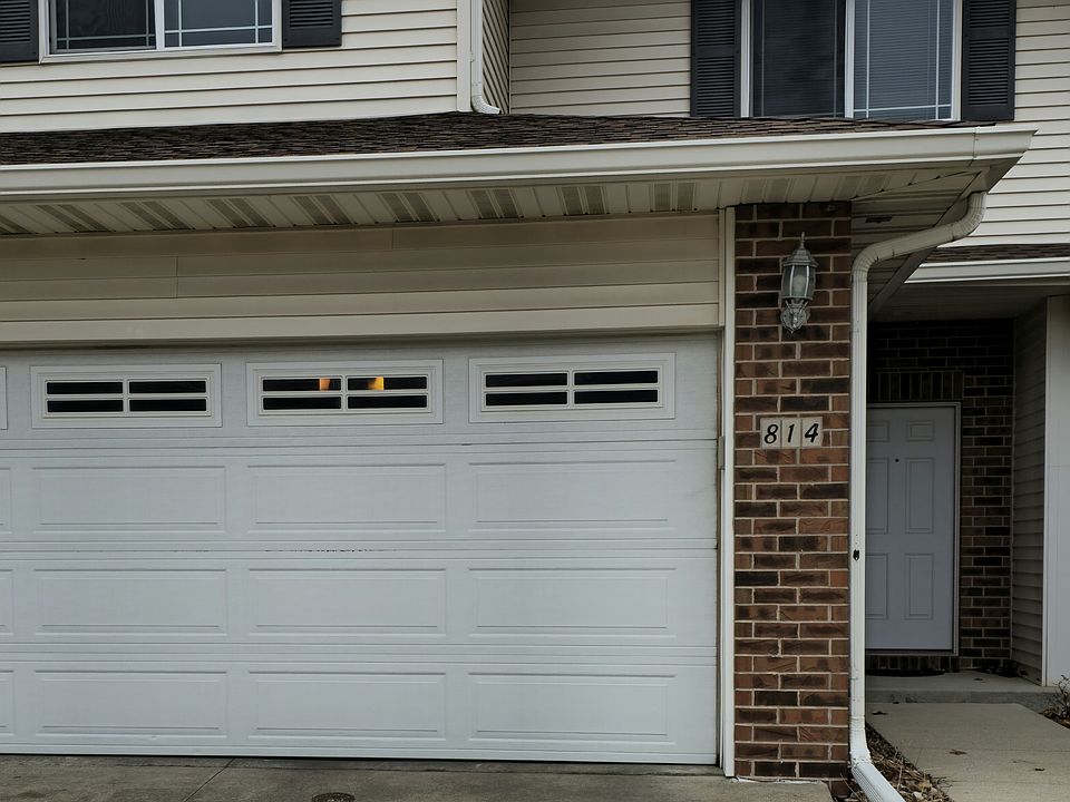 1st image of 814 SE Crossings Ln #814