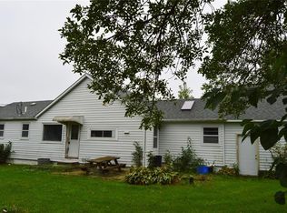 5513 Fairchild Rd, Walker, IA 52352