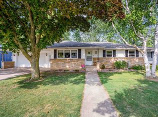 1044 Ida St, Menasha, WI 54952
