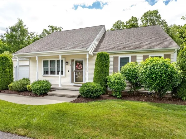 93 Brewster Rd Unit 93, Stoughton, MA 02072