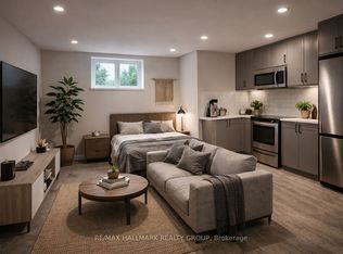 886 B Byron Ave #C, Ottawa, ON K2A0J1