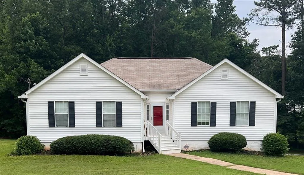 3 bed, 2.0 bath, 1551 sqft, $1,845 — Photo 1