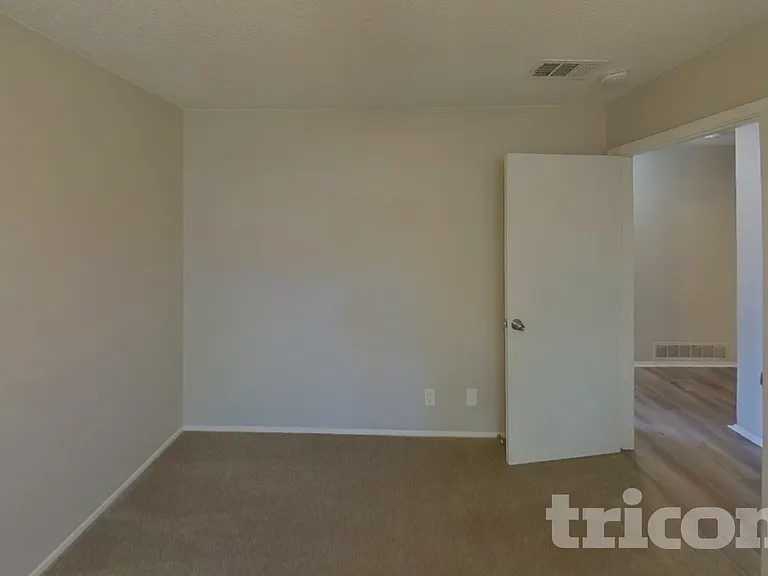 155 Bellvue Dr — Photo 6