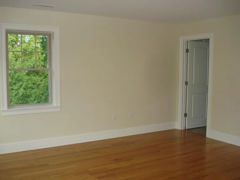 33 Liberty Ave — Photo 7