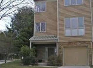 15 Huntchase Ct, Baltimore, MD 21209