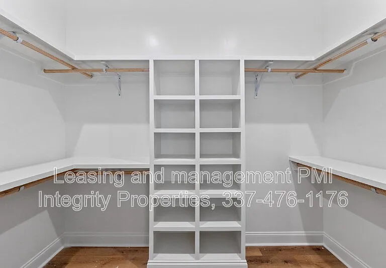 107 Prague Ave — Photo 13