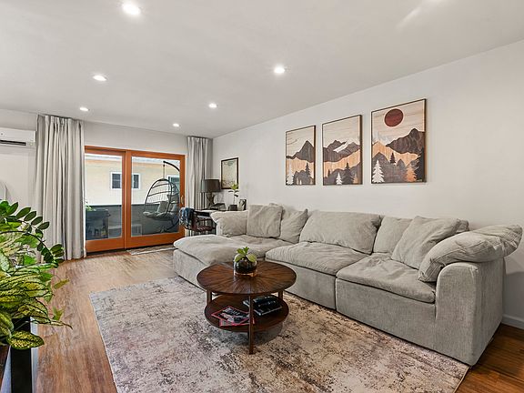 3rd image of 1425 N Harper Ave APT 1