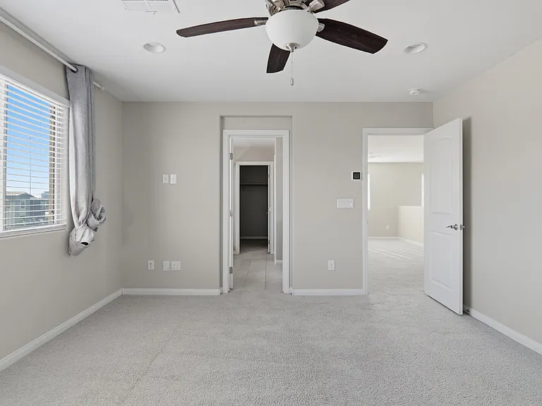 3158 Molinos Dr — Photo 42