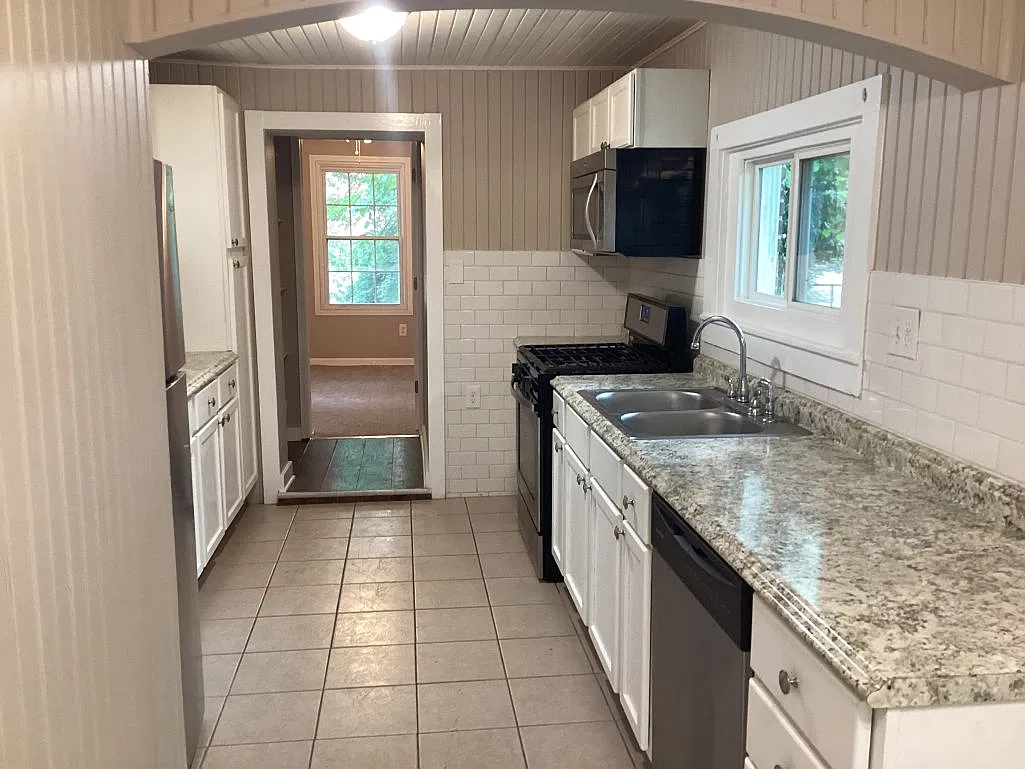 4 bed, 1208 sqft, $1,500 — Photo 4