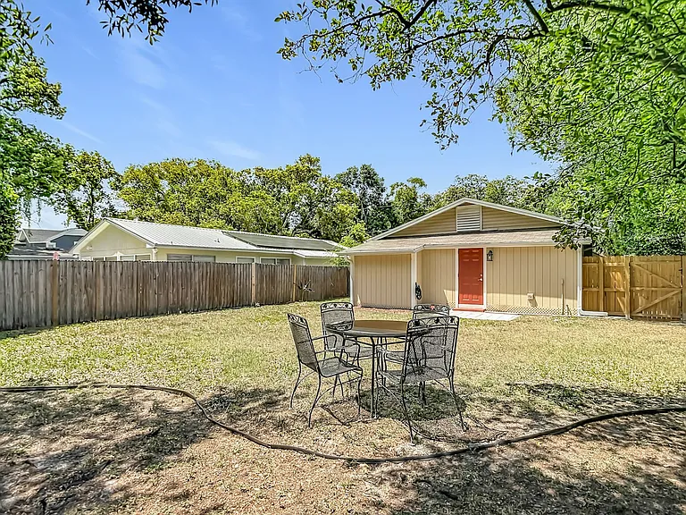 115 E Lambright St — Photo 35