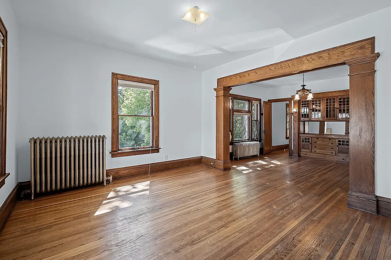 215 Saint Marys Ave SE — Photo 3